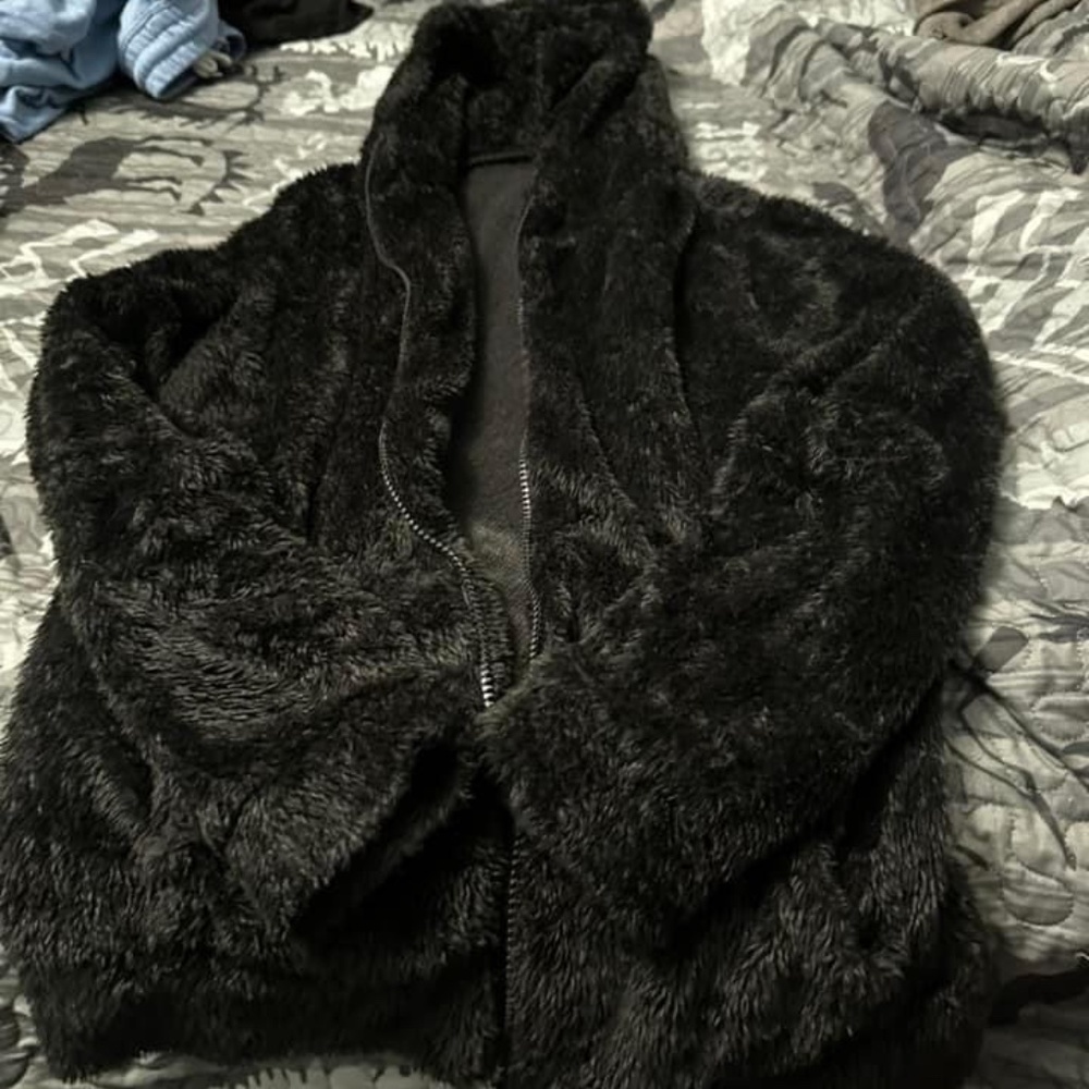 Sweaters - Picture 3 of 5
